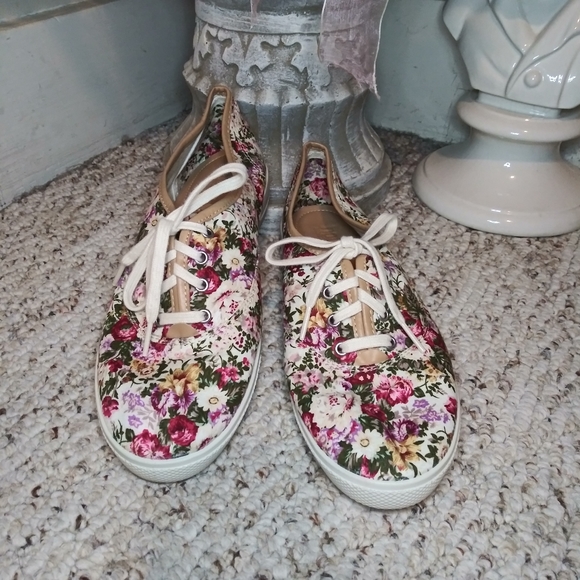 hotter Shoes - Hotter Mabel Cottagecore Floral Tennis Shoes